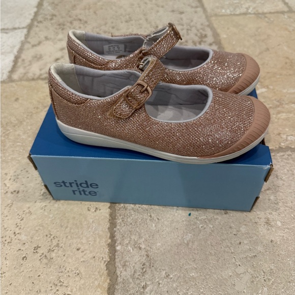 Stride Rite Sparkly Girl’s Shoes Size 1 - Rose Gold - Picture 1 of 3